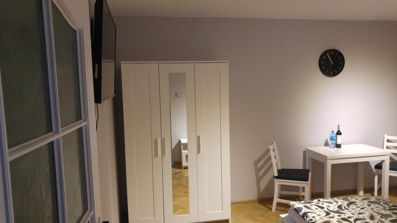 Rent0Nline Niepodleglosci Rooms Metro Warsaw Exterior photo