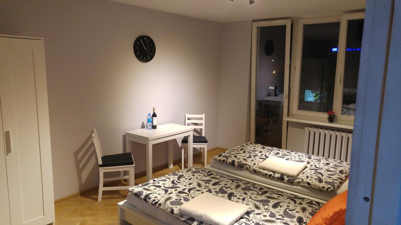 Rent0Nline Niepodleglosci Rooms Metro Warsaw Exterior photo