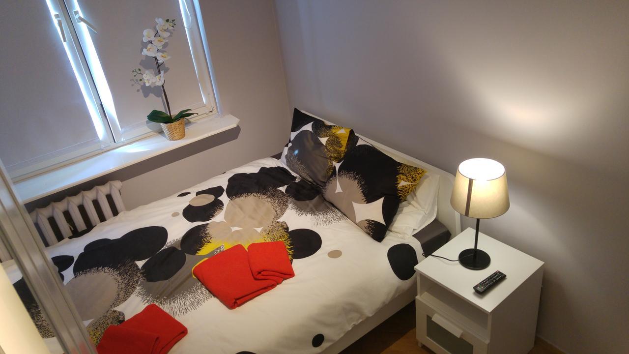 Rent0Nline Niepodleglosci Rooms Metro Warsaw Exterior photo